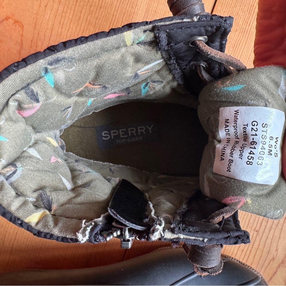 NWOT SPERRY Duck Boots - Picture 5 of 6
